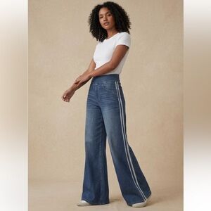 HALARA Flex High Waisted Wide Leg Flowy Washed Denim Pants Blue L NEW